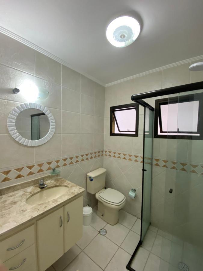 Apartamento no Guarujá a 400 mts da praia Exterior foto